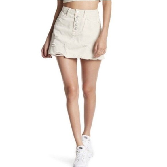 We The Free Women’s White Denim Skirt Size 28  Distressed Button Front Raw Hem - Picture 4 of 9
